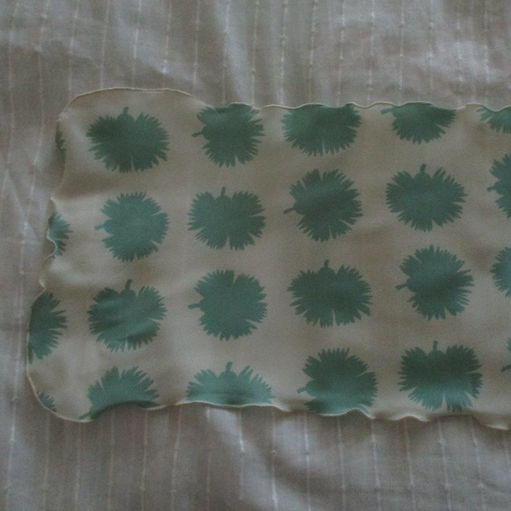 **2/12$** Ruffled edge dandelion scarf - Picture 3 of 6
